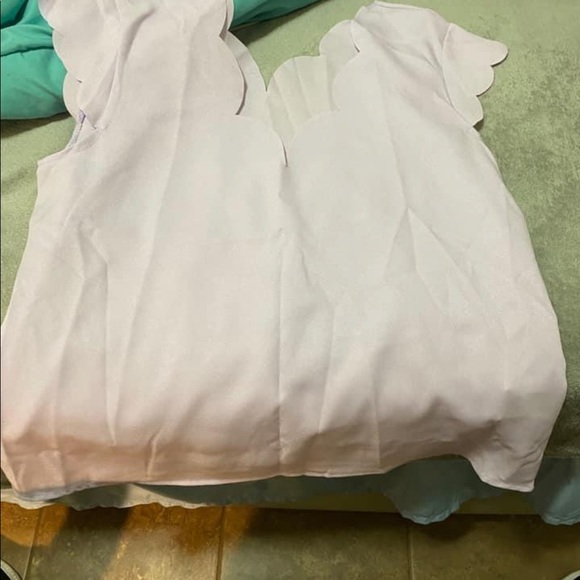 Tops - Picture 3 of 8